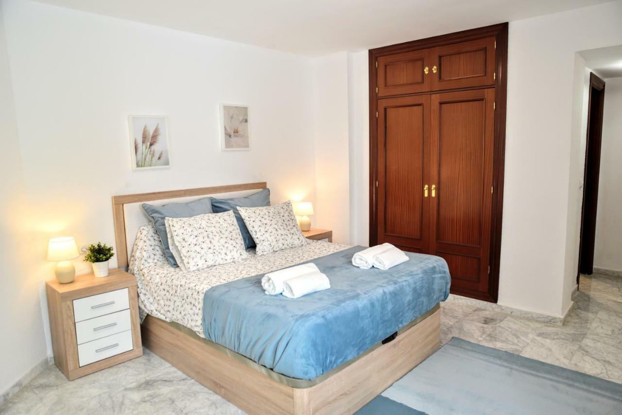 Homely Málaga Don Cristian Esterno foto