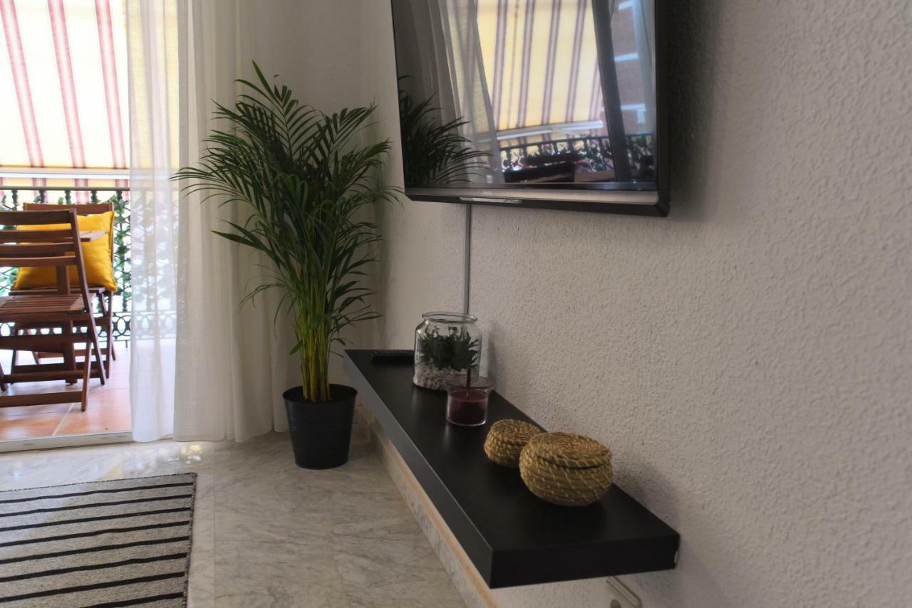 Homely Málaga Don Cristian Esterno foto